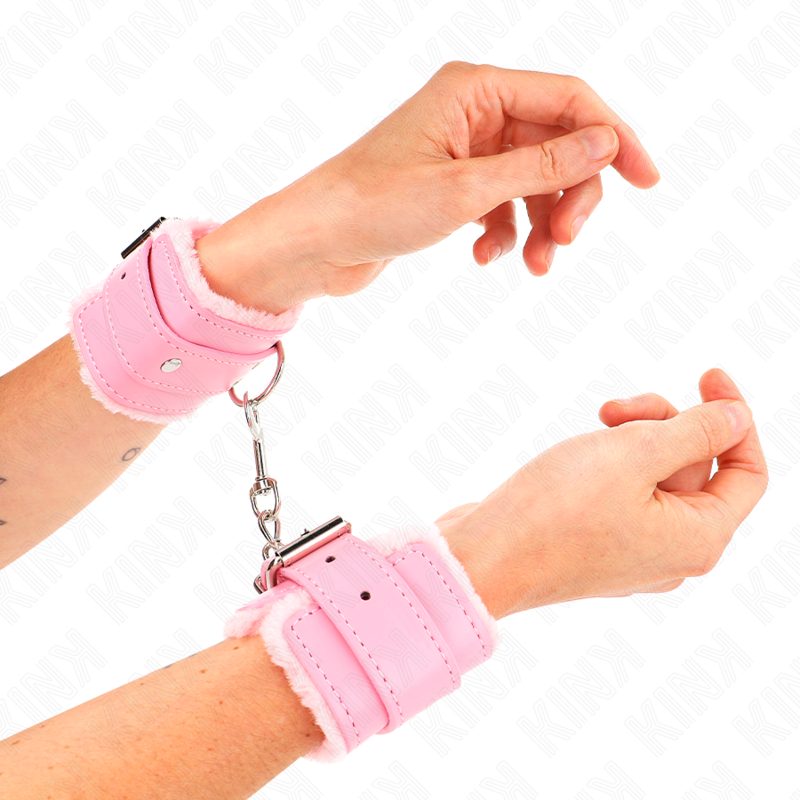 KINK - PELZGEFÜTTERTE HANDGELENKFESSELN ROSA MIT ROSA GÜRTEL