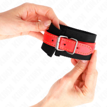 KINK - NYLON WRIST RESTRAINTS BLACK WITH LEATHERETTE RED